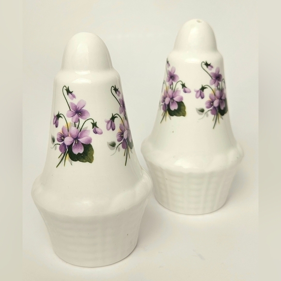 Sandford Fine Bone China Violet Salt & Pepper Shakers – Made in England - Picture 2 of 7